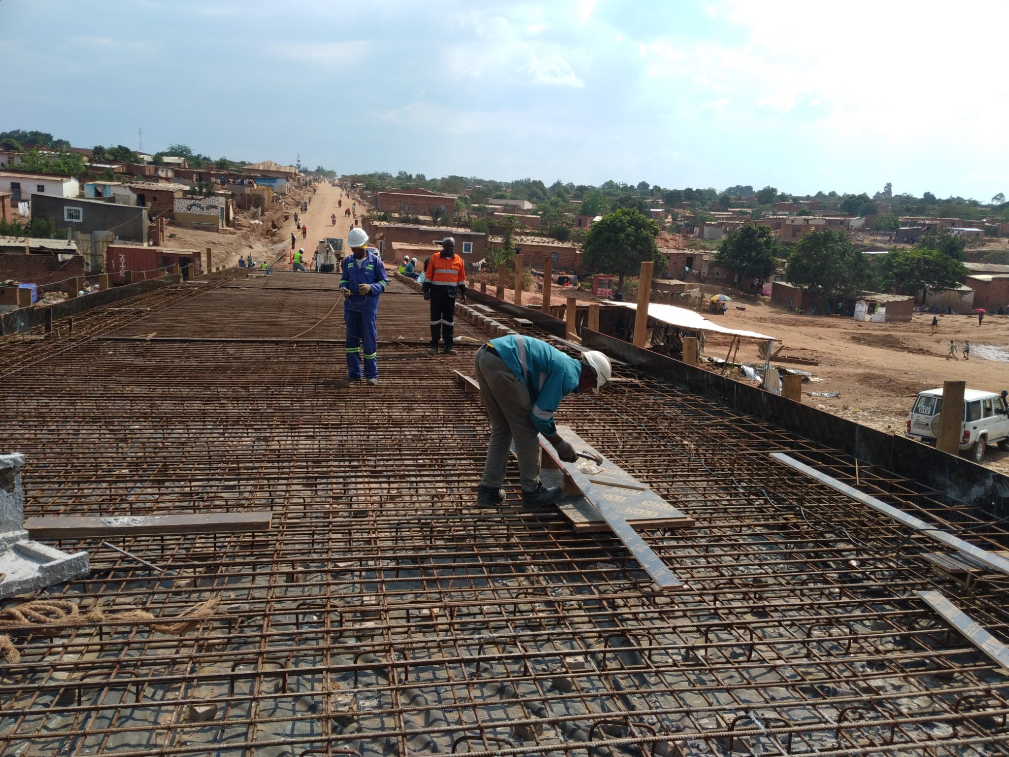 Pont FATSHI BETON — Ferraillage du tablier et coffrages de rive