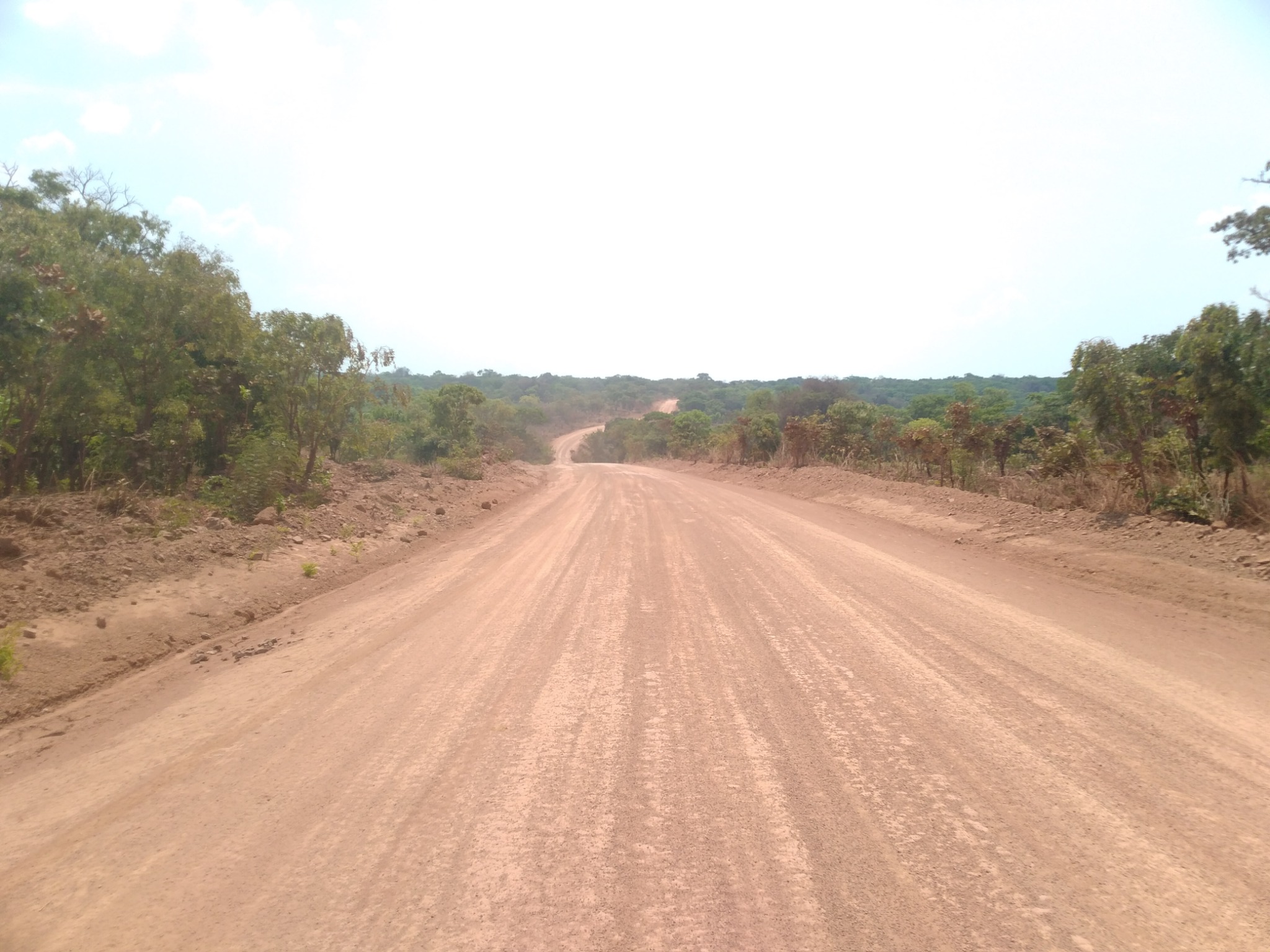 Tracé de la route dans un relief vallonné